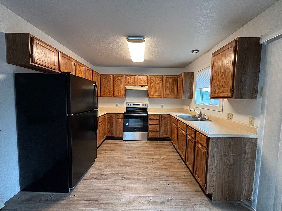 1st image of 105 E Granite Ave #D