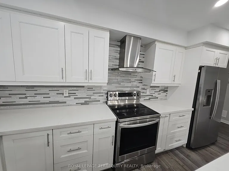 3392 Lake Shore Blvd W — Photo 15