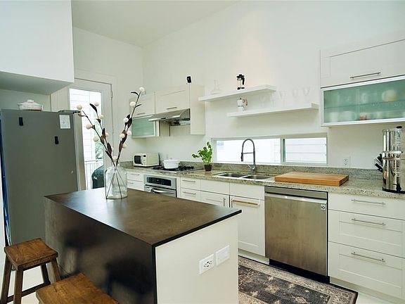 5th image of 1820 Southmore Blvd #C