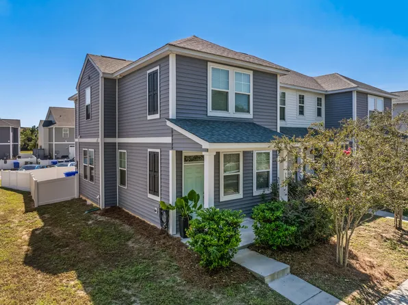 3950 Hillyard St, North Charleston, SC 29405