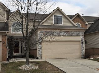 6077 Evergreen Ln, Grand Blanc, MI 48439