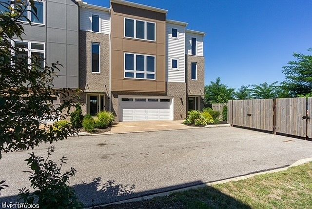 1st image of 2347-2353 City View Dr