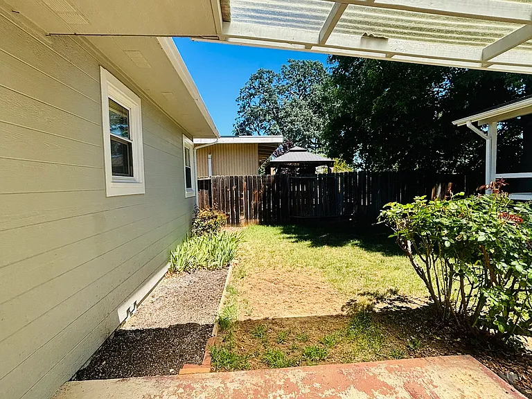Fairview Way — Photo 4