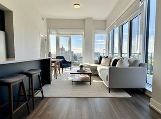 2525 Bathurst St #1303, Toronto, ON M6B 2Y9