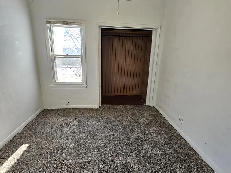 405 W Grimes Ave — Photo 10