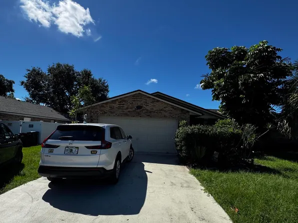 286 Emerson Dr NW, Palm Bay, FL 32907