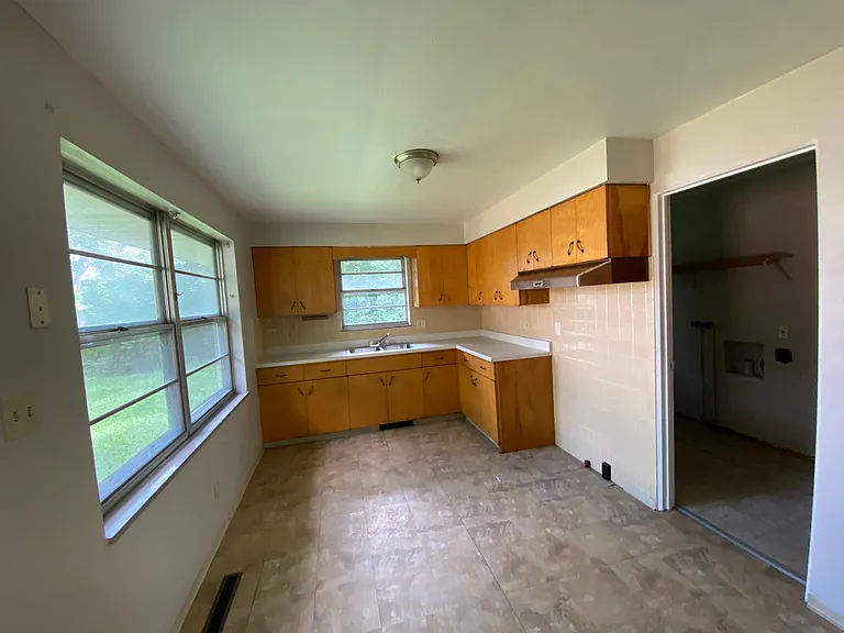 16 Queensway Dr — Photo 4