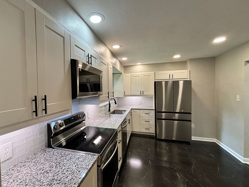 3921 Skyline Dr, Ashland, KY 41102 Zillow