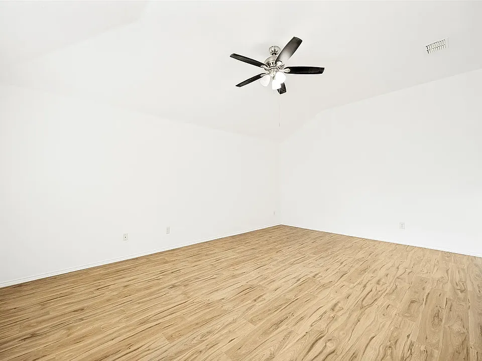 202 Trenton Dr