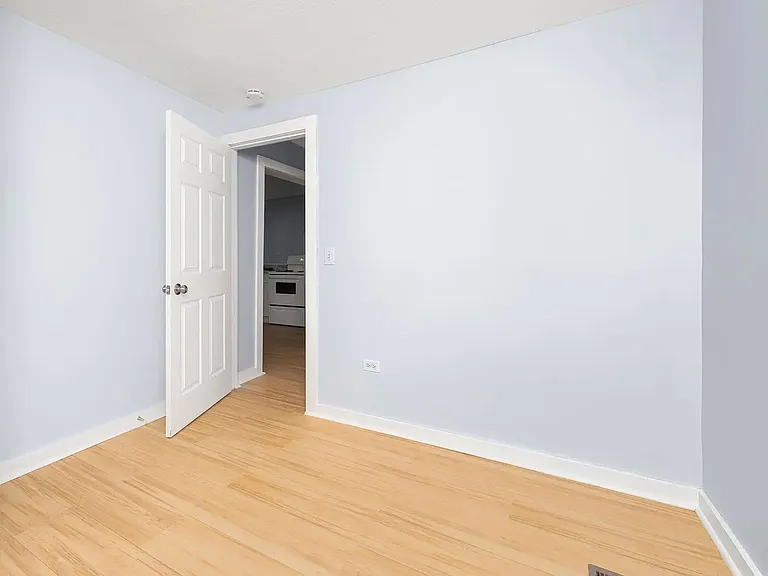 1044 Muskegon Ave NW — Photo 7
