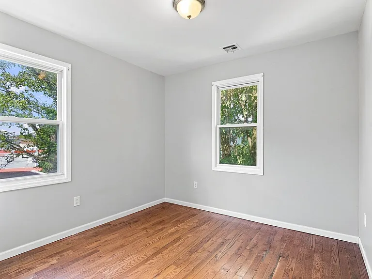 240 Halsted St — Photo 15