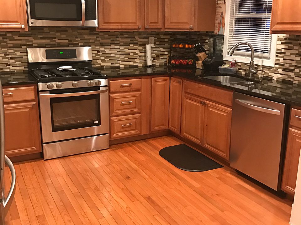 1st image of 1907 Radford Dr