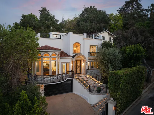 3932 Blue Canyon Dr, Studio City, CA 91604