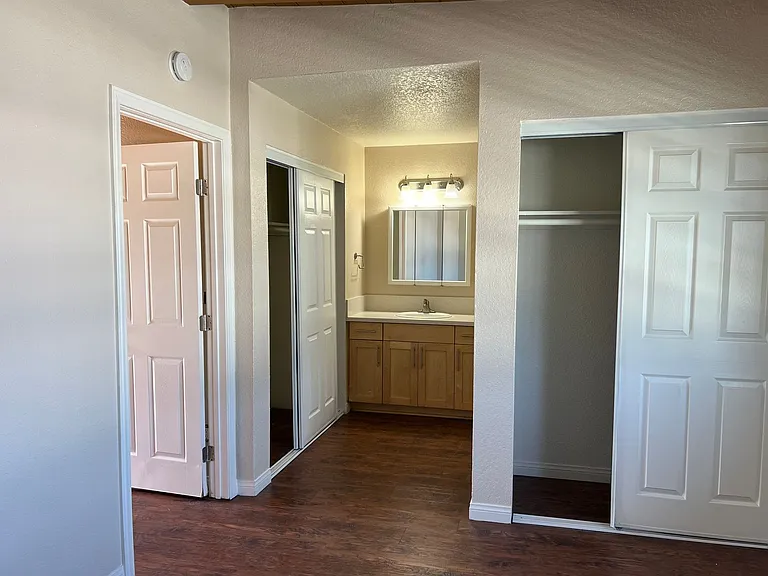 2701 W McFadden Ave — Photo 46