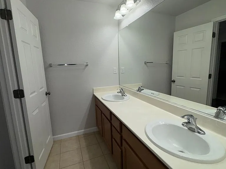 7916 Splendid Way — Photo 15