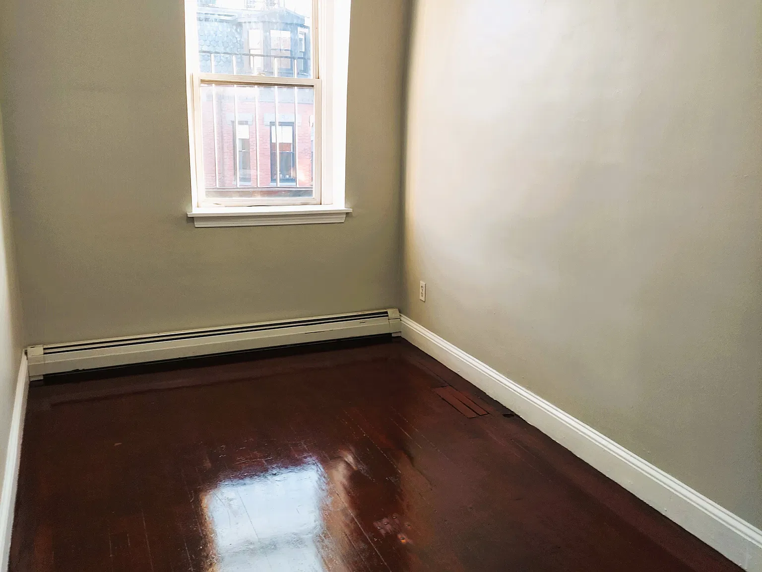 1 bed, 9999 sqft, $2,100 — Photo 4
