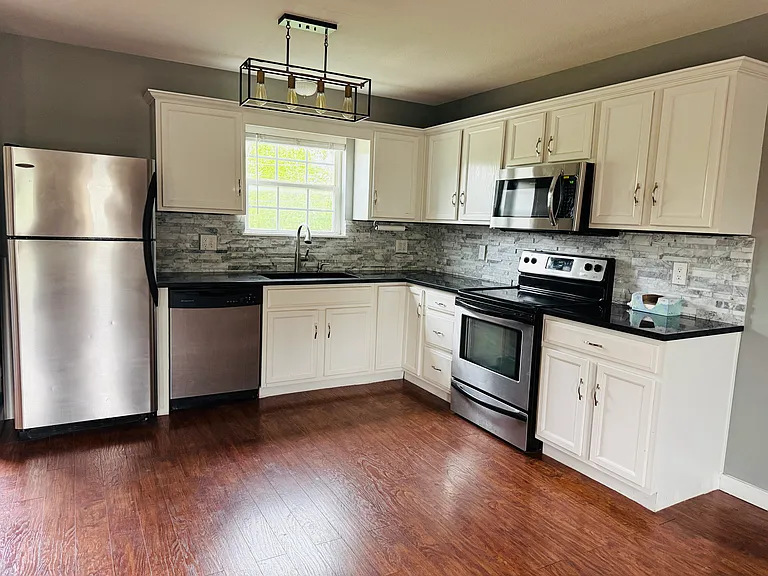 1733 SW 32nd Ln — Photo 4