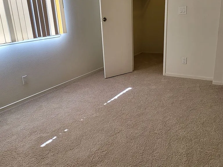 2692 Victoria Ave — Photo 16