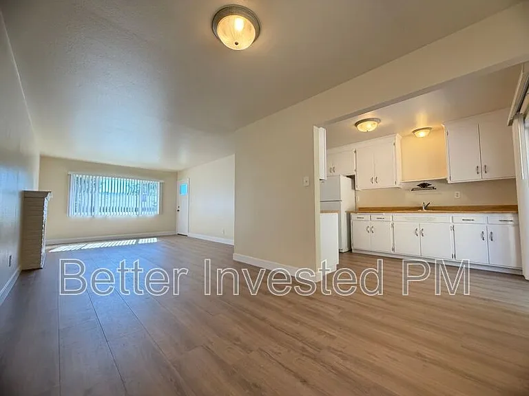 206 Rosemary Ln — Photo 2