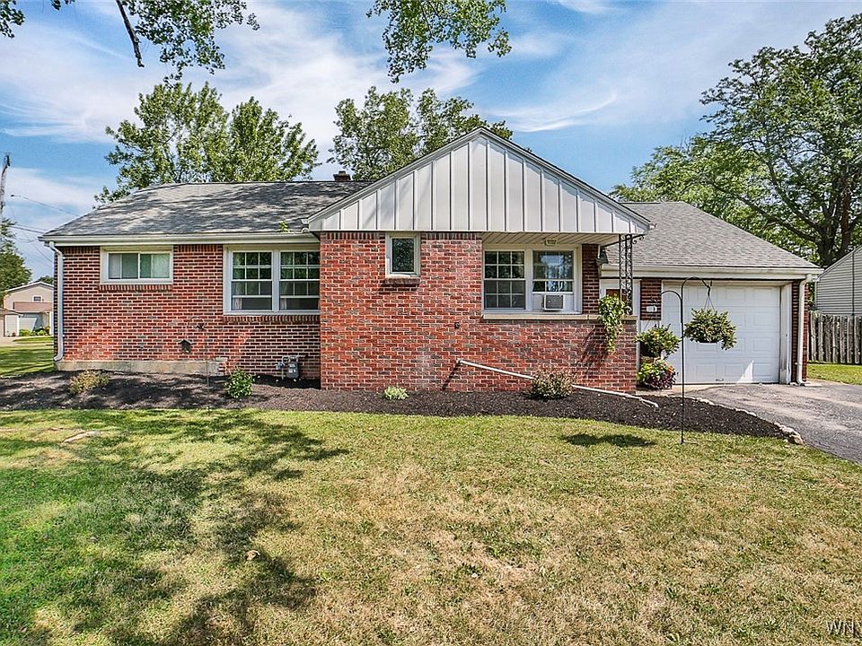 1st image of 425 Cadman Dr