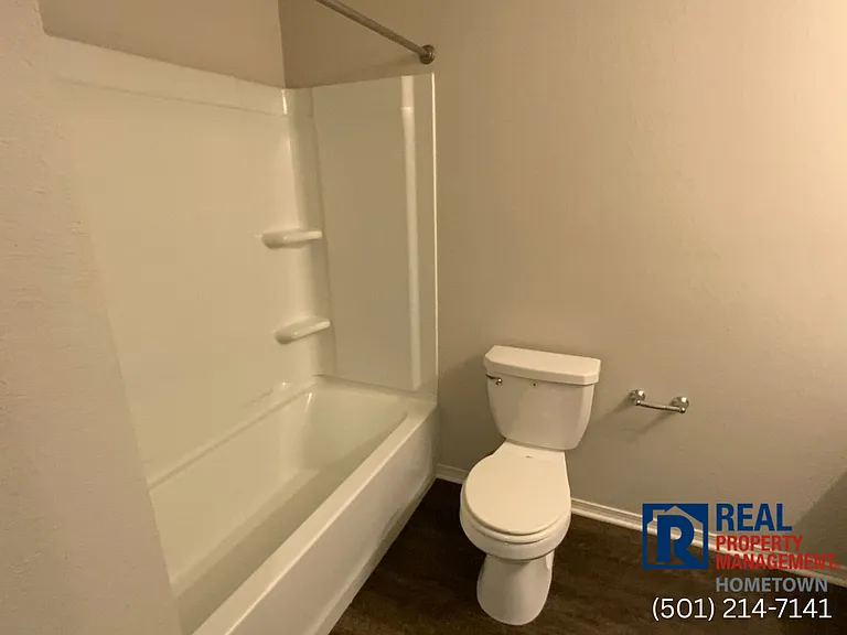 41 Winter Valley Cv — Photo 19