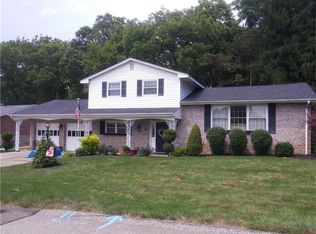 11 Holly Dr, Greensburg, PA