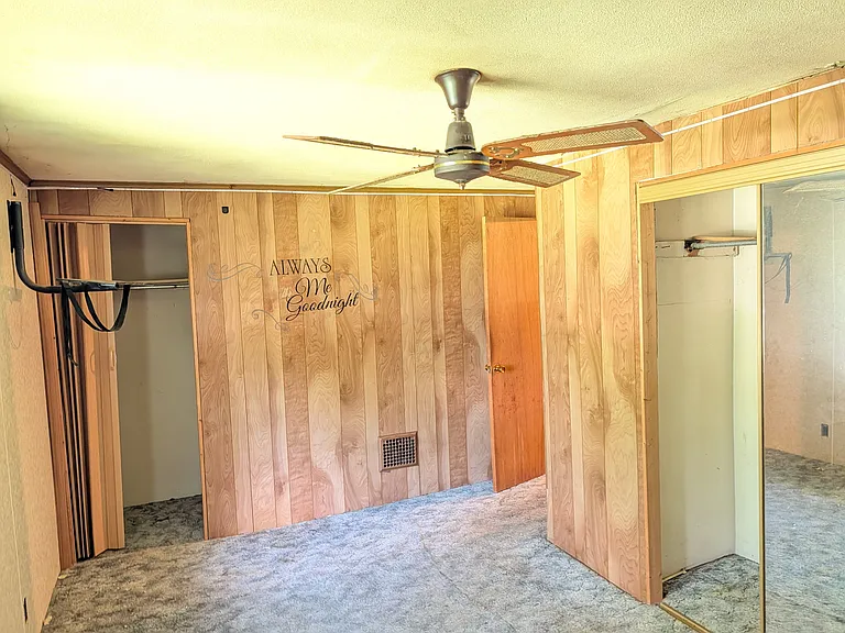 1110 Roemer Blvd — Photo 7