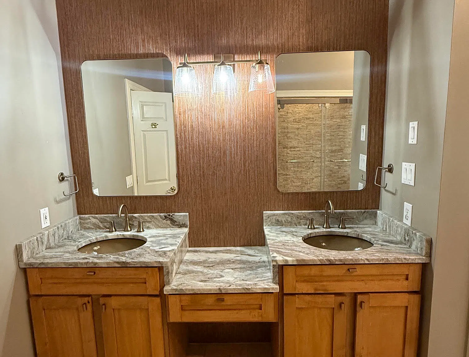 5 bed, 6209 sqft, $5,500 — Photo 2