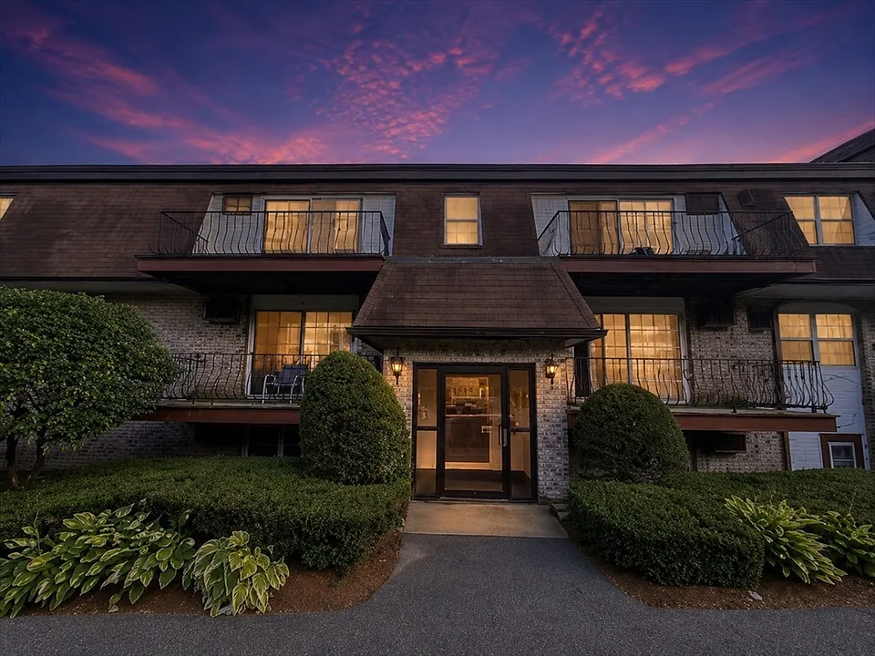 14 Williamsburg Ct #1