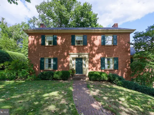 1107 W Main St, Ephrata, PA 17522