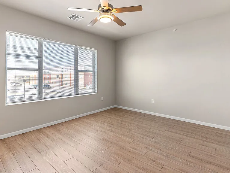 River West Apartments — Photo 47