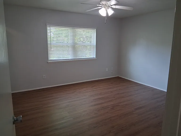 563 Cumberland Dr — Photo 17