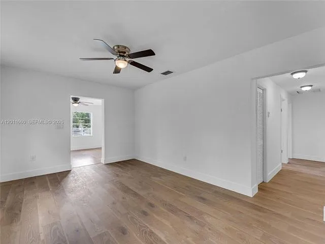 520 NW 32nd Pl — Photo 17