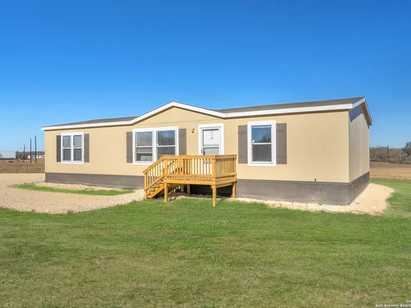 603 Rossville Rd, Somerset, TX 78069