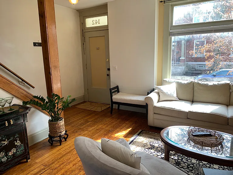 142 W 6th Ave — Photo 2