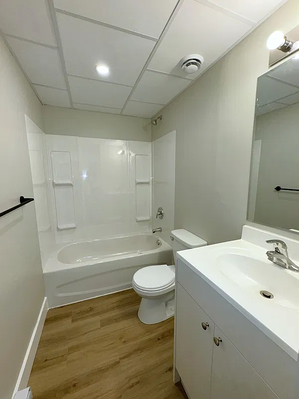 Penetang Shores Apartments — Photo 3
