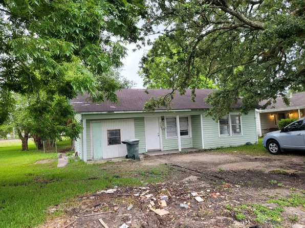 2465 Clearview St, Beaumont, TX 77701