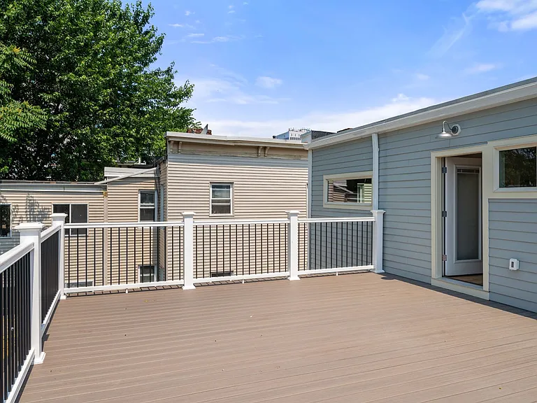 192 Green St #192 — Photo 23
