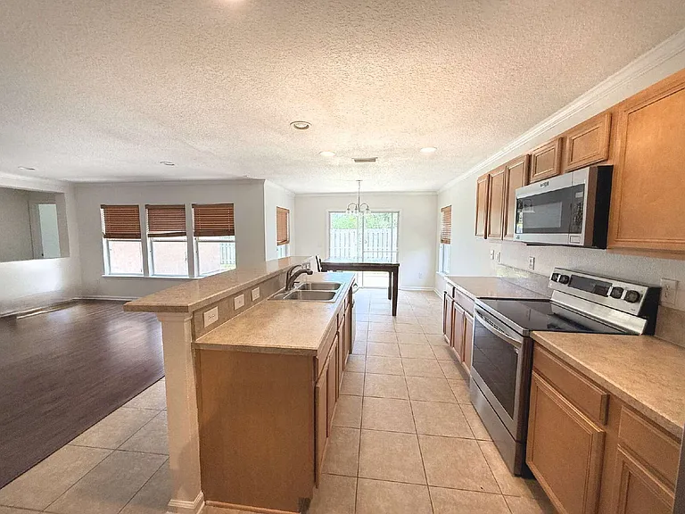 436 Bostwick Cir — Photo 14