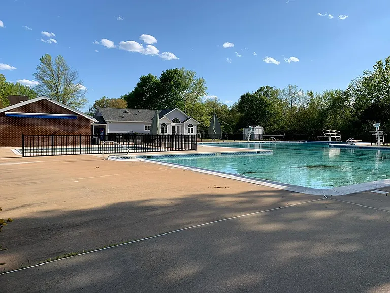 13336 Glen Taylor Ln — Photo 1