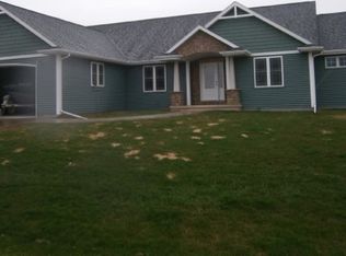 833 Whispering Way, Omro, WI 54963