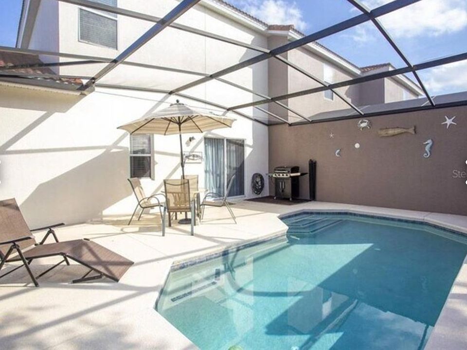1st image of 1050 Las Fuentes Dr