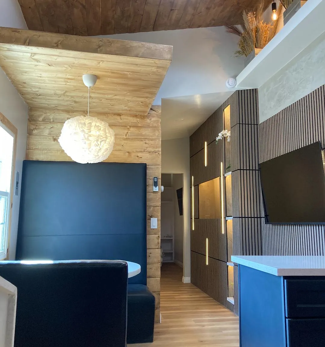 2 bed, 1.5 bath, 400 sqft, $2,000 — Photo 1
