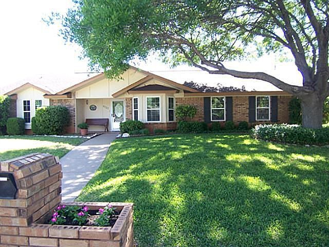 1st image of 4757 Royal Crest Dr