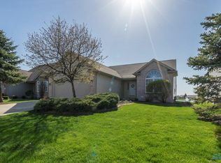 4700 Port Dr, Maumee, OH 43537