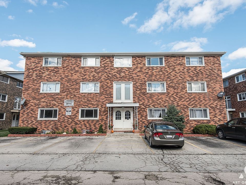1st image of 5842 W 76th Pl Unit 302