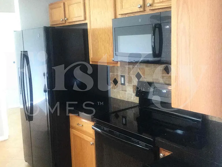 662 SW Sandbar Ter — Photo 8