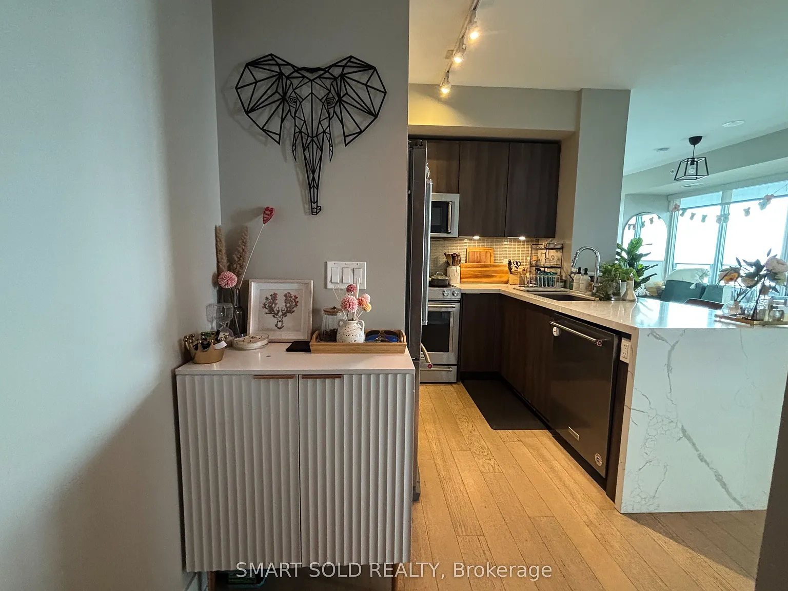 2 bed, $3,600 — Photo 4