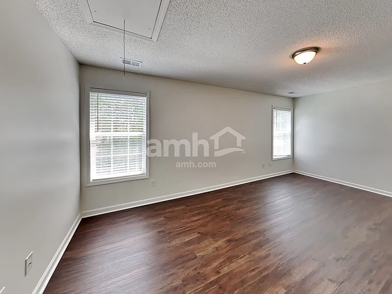 208 Mackenzie Ct — Photo 19