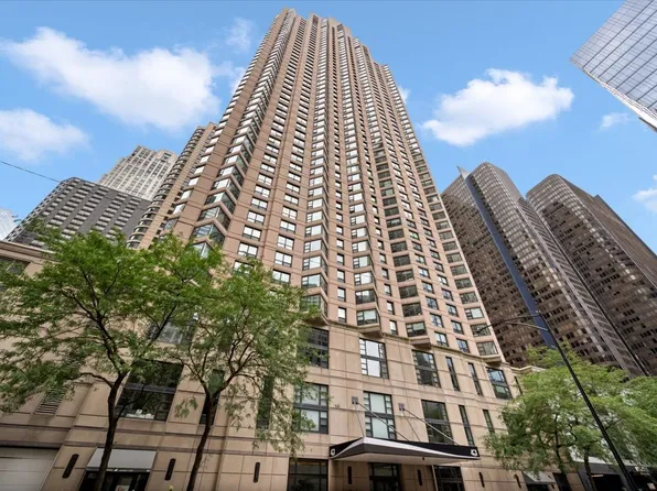 401 E Ontario St APT 510, Chicago, IL 60611